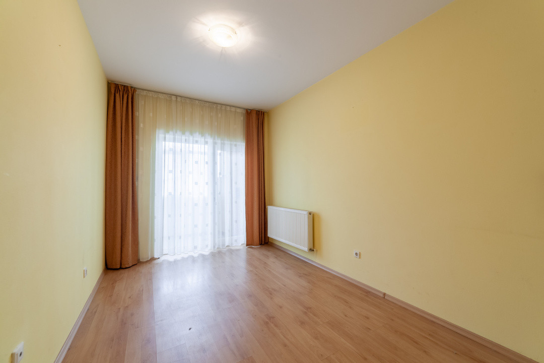 Gavana- 3 camere parter inalt- bloc 2008 & parcare curte privata