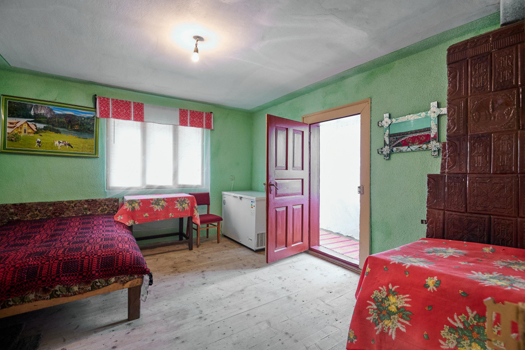  Casa  la munte cu teren generos in Com. Nucsoara, loc. Slatina jud. Arges!