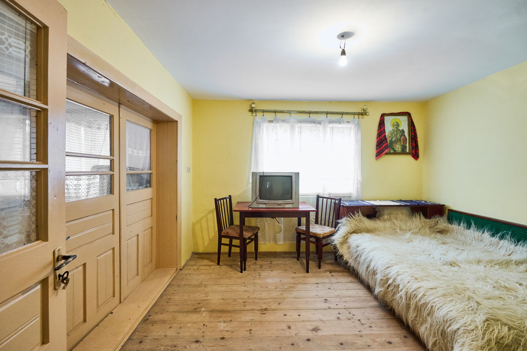  Casa  la munte cu teren generos in Com. Nucsoara, loc. Slatina jud. Arges!