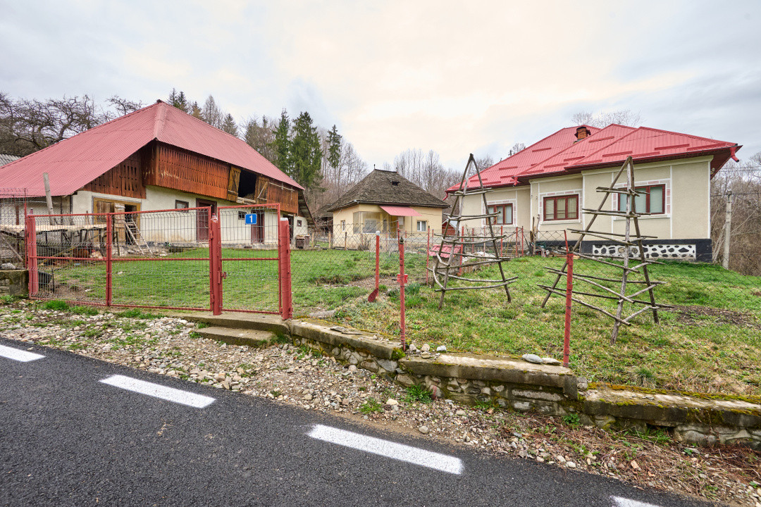  Casa  la munte cu teren generos in Com. Nucsoara, loc. Slatina jud. Arges!