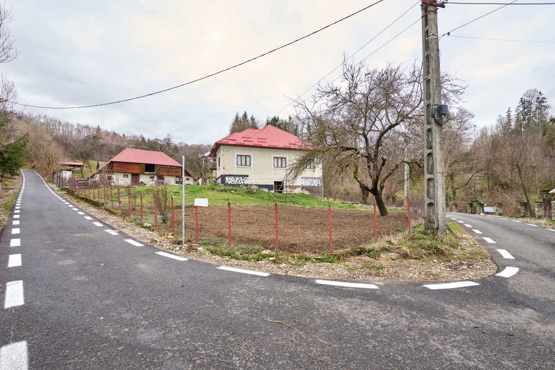  Casa  la munte cu teren generos in Com. Nucsoara, loc. Slatina jud. Arges!