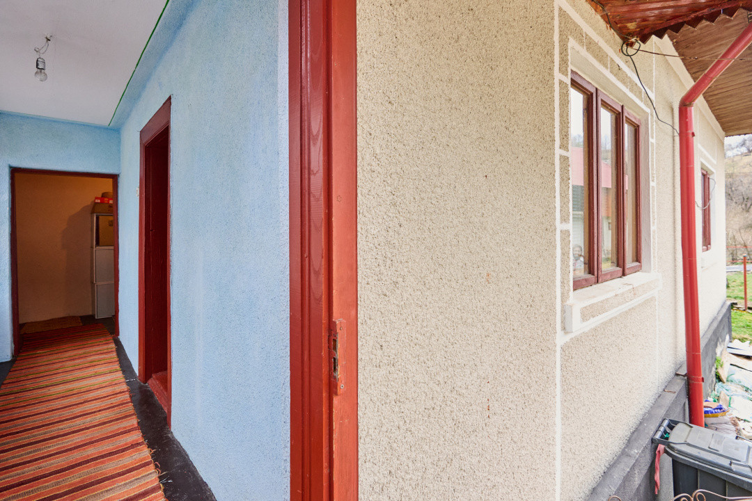  Casa  la munte cu teren generos in Com. Nucsoara, loc. Slatina jud. Arges!