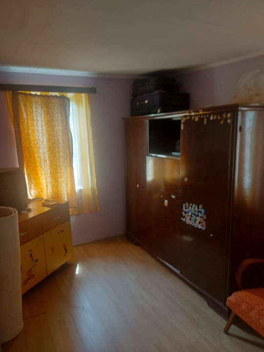 Casa de renovat cu teren 2570 mp in loc. Teiu jud. Arges