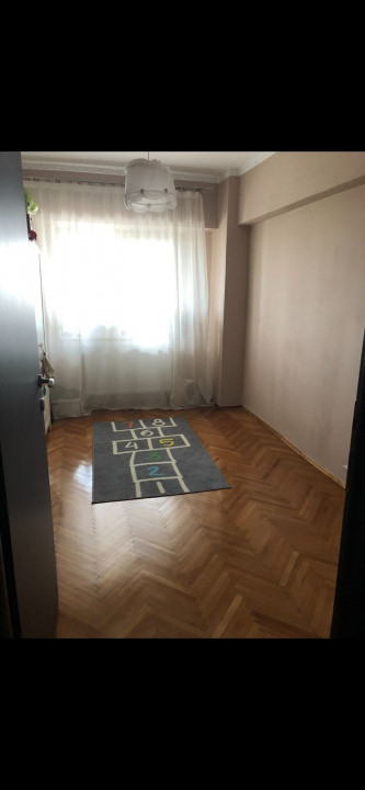 Apartamnet ultracentral 3 camere decomandat ,spatiu generos, pozitie premium
