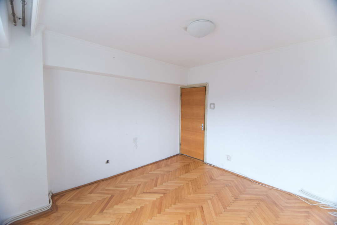APARTAMENT 2 CAMERE DECOMANDAT LANGA BCR