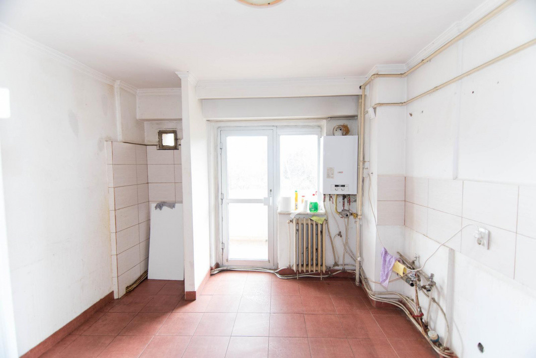 APARTAMENT 2 CAMERE DECOMANDAT LANGA BCR