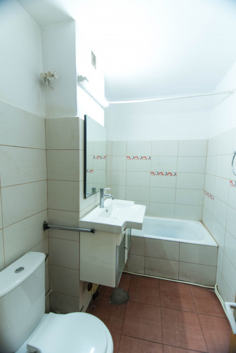 APARTAMENT 2 CAMERE DECOMANDAT LANGA BCR