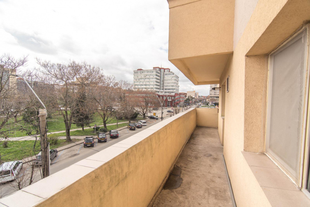 APARTAMENT 2 CAMERE DECOMANDAT LANGA BCR