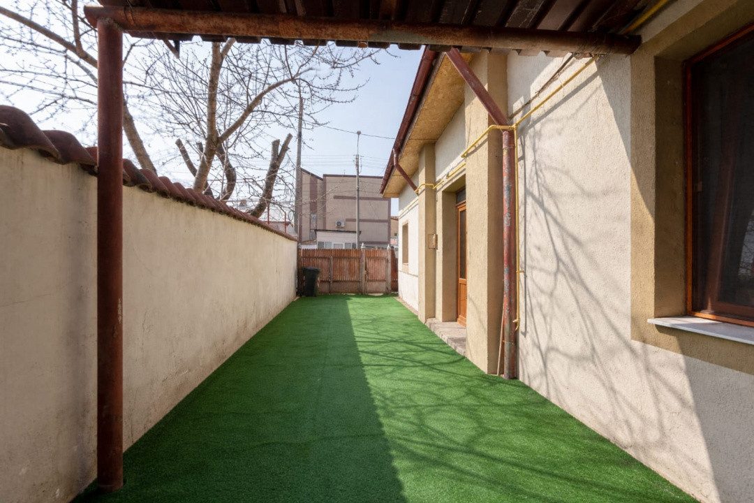 Casa cu potential de transformare, zona centrala  - Str. Sfanta Vineri, Pitesti 