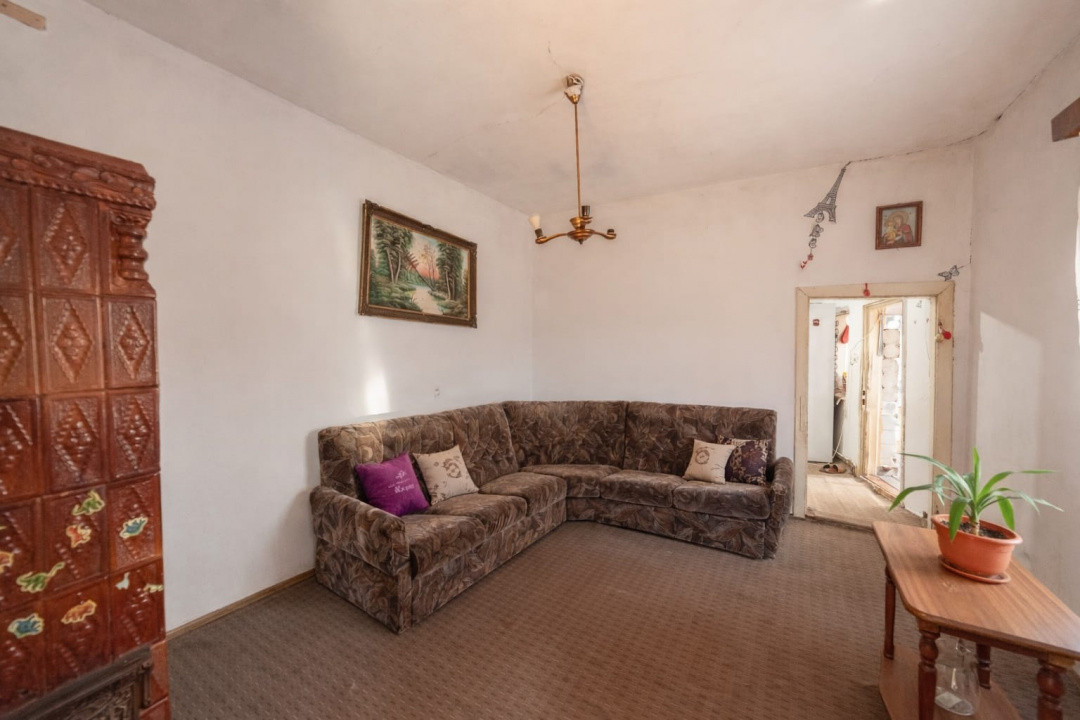 Casa cu potential de transformare, zona centrala  - Str. Sfanta Vineri, Pitesti 