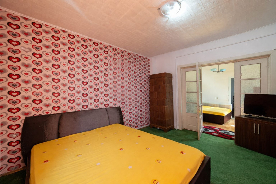 Casa cu potential de transformare, zona centrala  - Str. Sfanta Vineri, Pitesti 