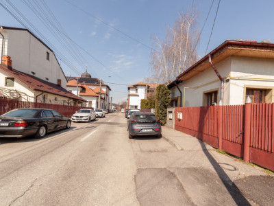 Casa zona centrala  - Sfanta Vineri, Pitesti 