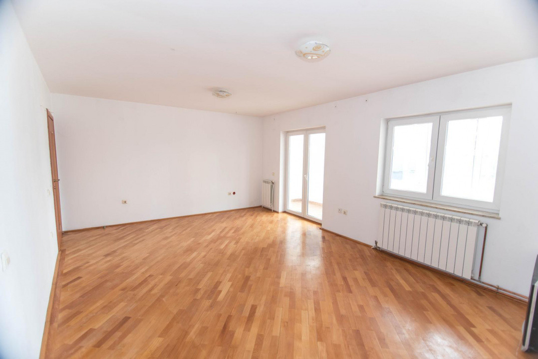 APARTAMENT 3 CAMERE - OCAZIE UNICA