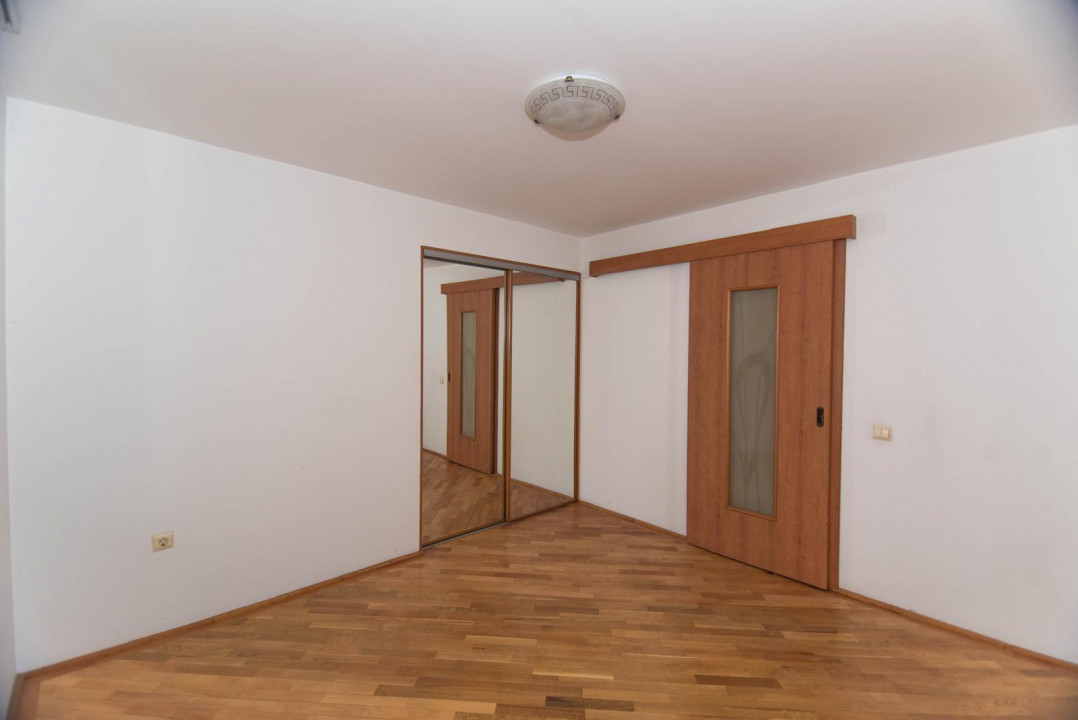 APARTAMENT 3 CAMERE - OCAZIE UNICA