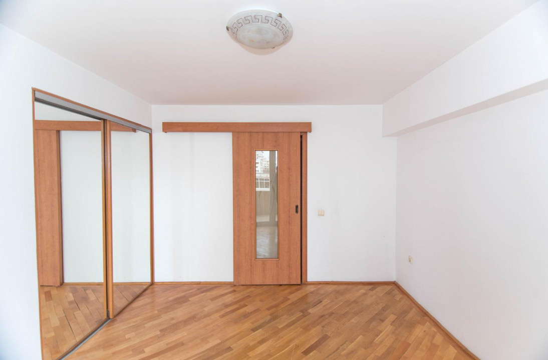 APARTAMENT 3 CAMERE - OCAZIE UNICA