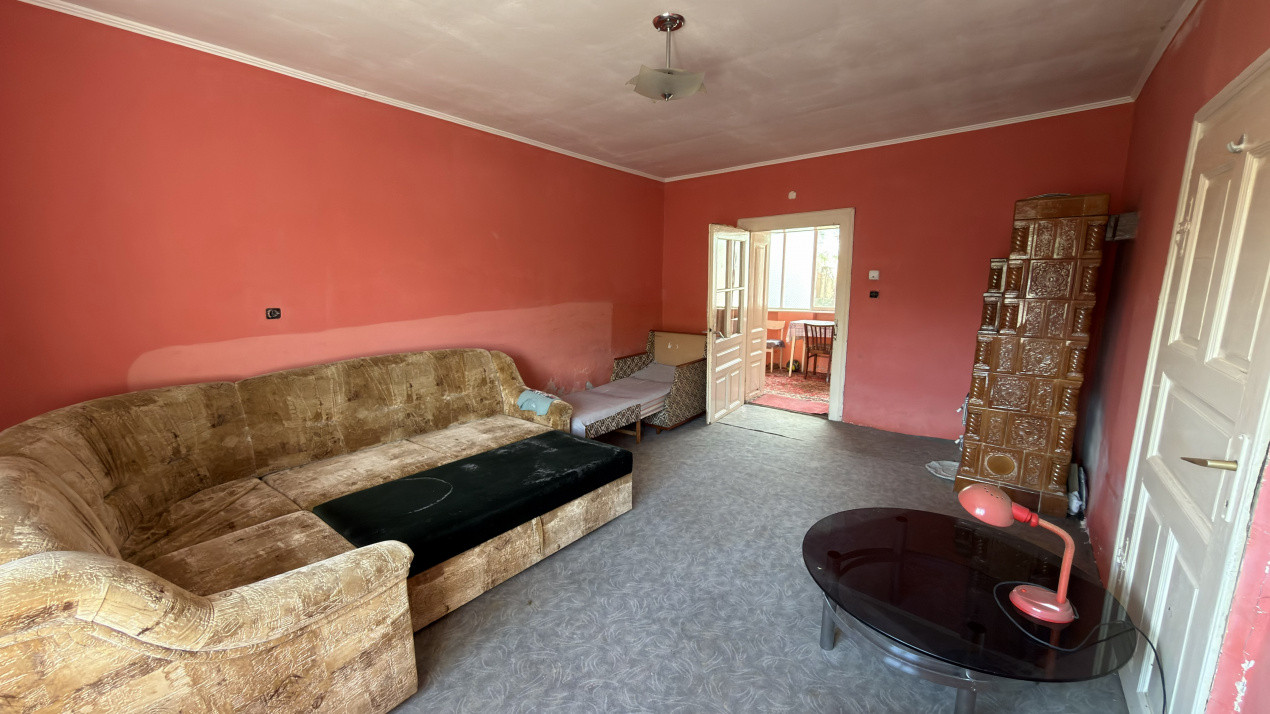 Casa 3 camere, Teren 540 mp - Str. Traian 79 - Carei - Comision 0% cumparător