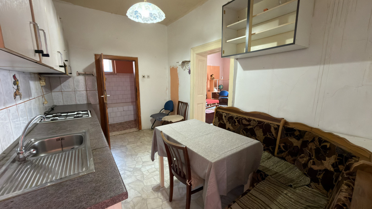 Casa 3 camere, Teren 540 mp - Str. Traian 79 - Carei - Comision 0% cumparător