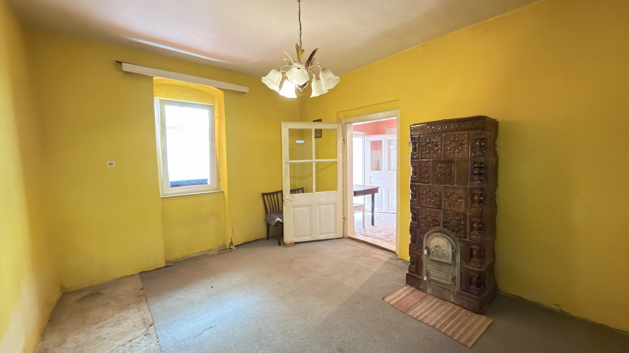 Casa 3 camere, Teren 540 mp - Str. Traian 79 - Carei - Comision 0% cumparător