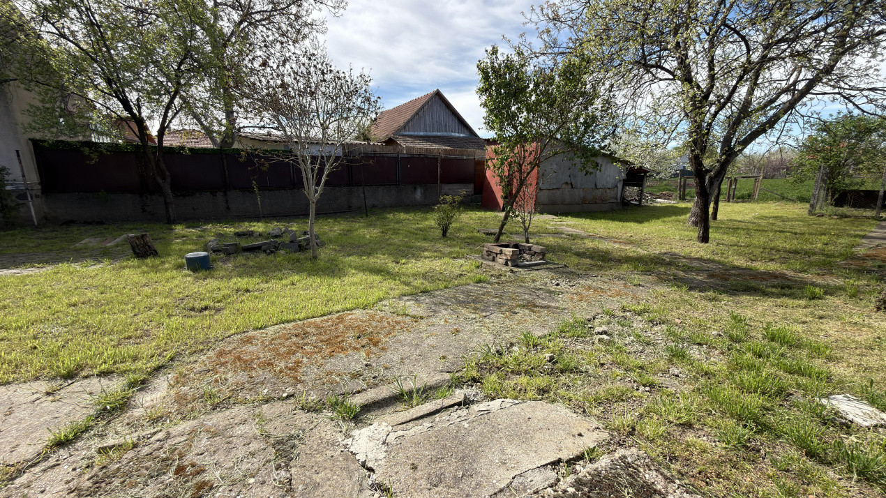 Casa 3 camere, Teren 540 mp - Str. Traian 79 - Carei - Comision 0% cumparător