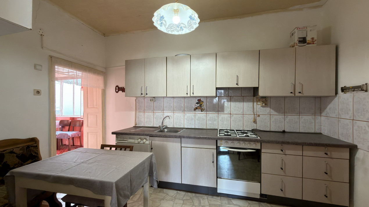 Casa 3 camere, Teren 540 mp - Str. Traian 79 - Carei - Comision 0% cumparător