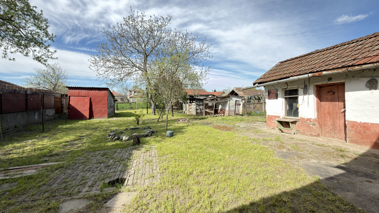 Casa 3 camere, Teren 540 mp - Str. Traian 79 - Carei - Comision 0% cumparător