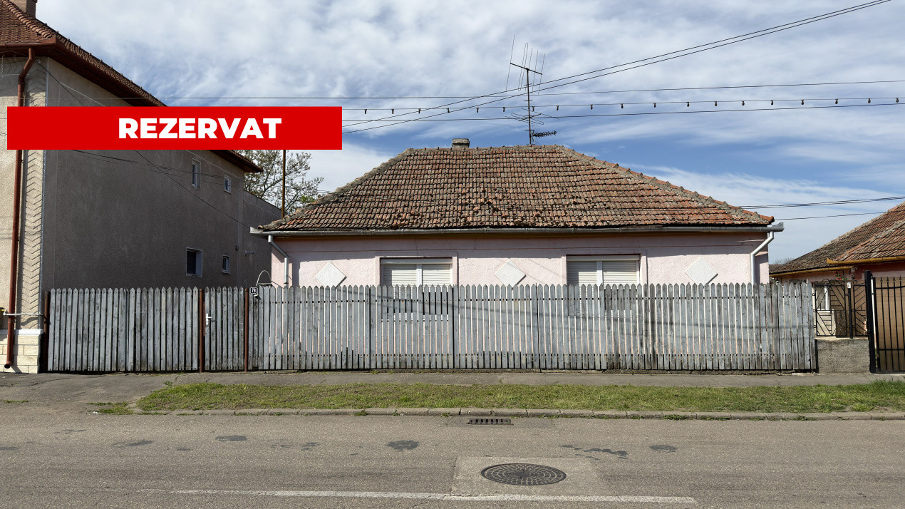 Casa 3 camere, Teren 540 mp - Str. Traian 79 - Carei - Comision 0% cumparător