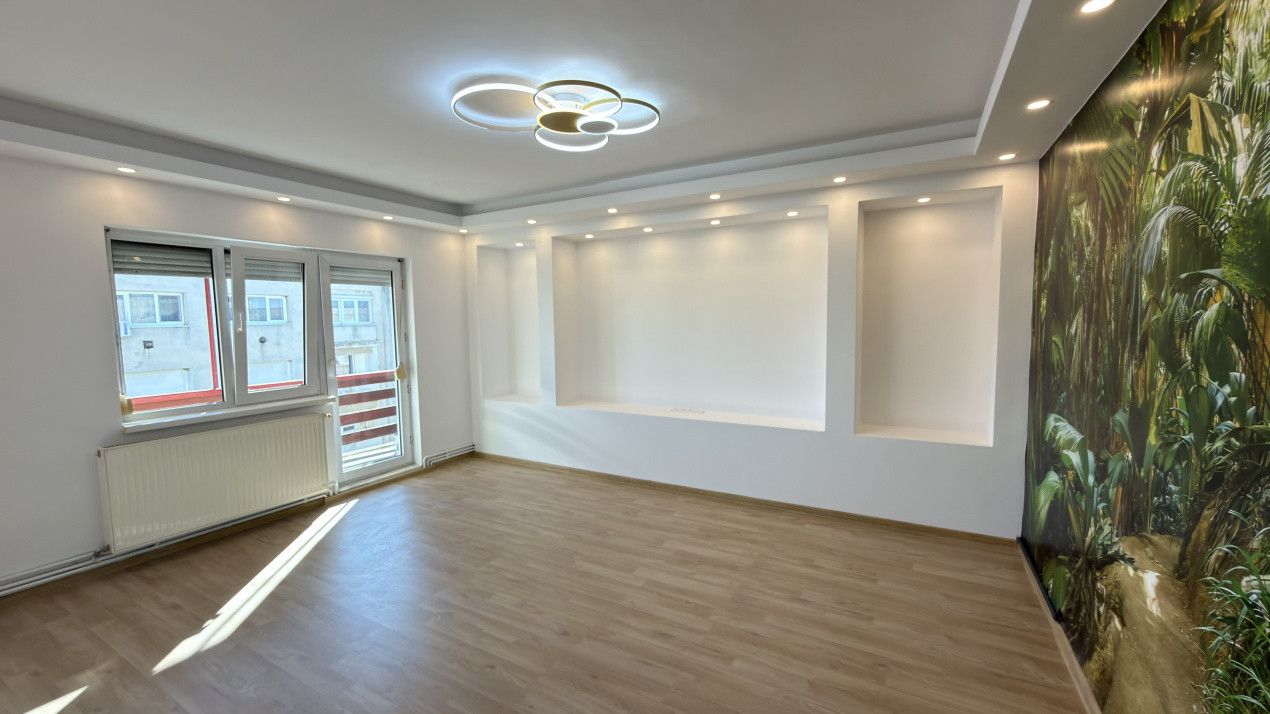 Apartament 3 camere decomandat Etaj IV, MV1 - Str.Titulescu 16 - Carei