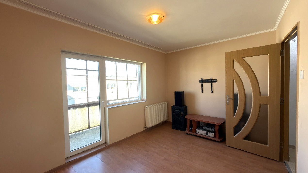 Apartament 3 camere decomandat Etaj IV, MV1 - Str.Titulescu 16 - Carei