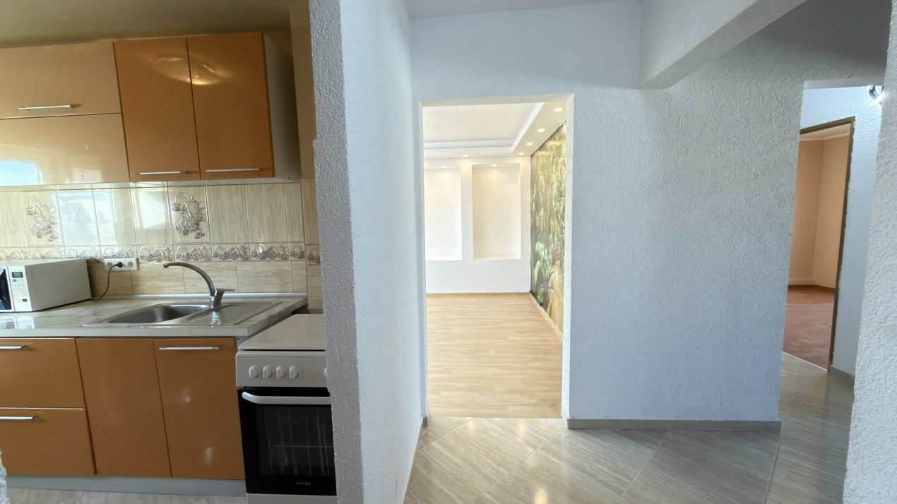 Apartament 3 camere decomandat Etaj IV, MV1 - Str.Titulescu 16 - Carei