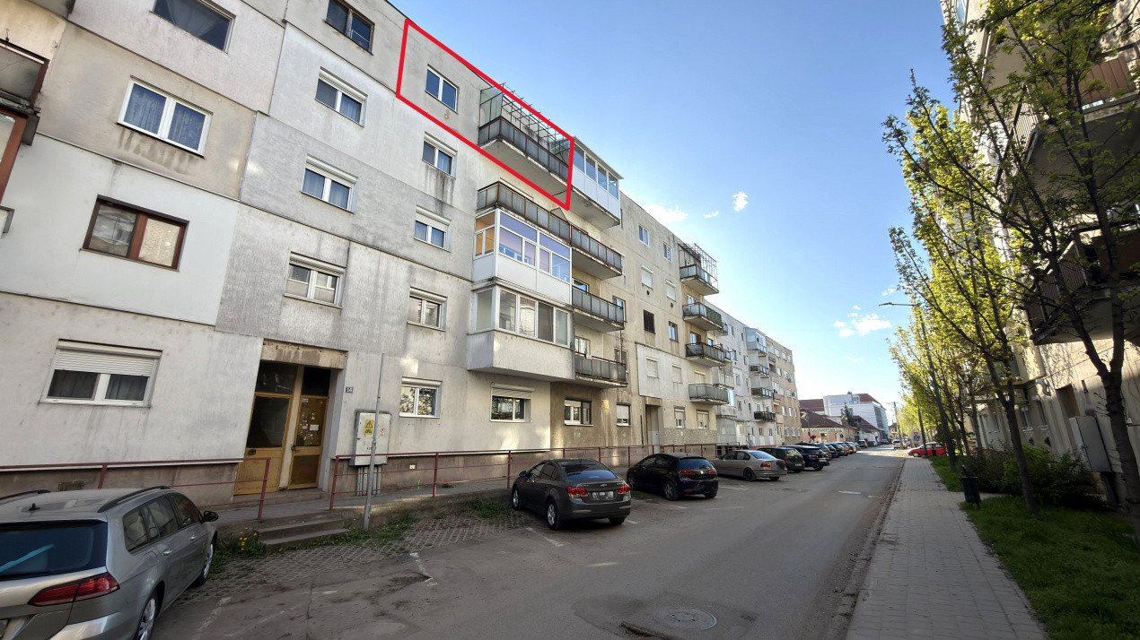 Apartament 3 camere decomandat Etaj IV, MV1 - Str.Titulescu 16 - Carei