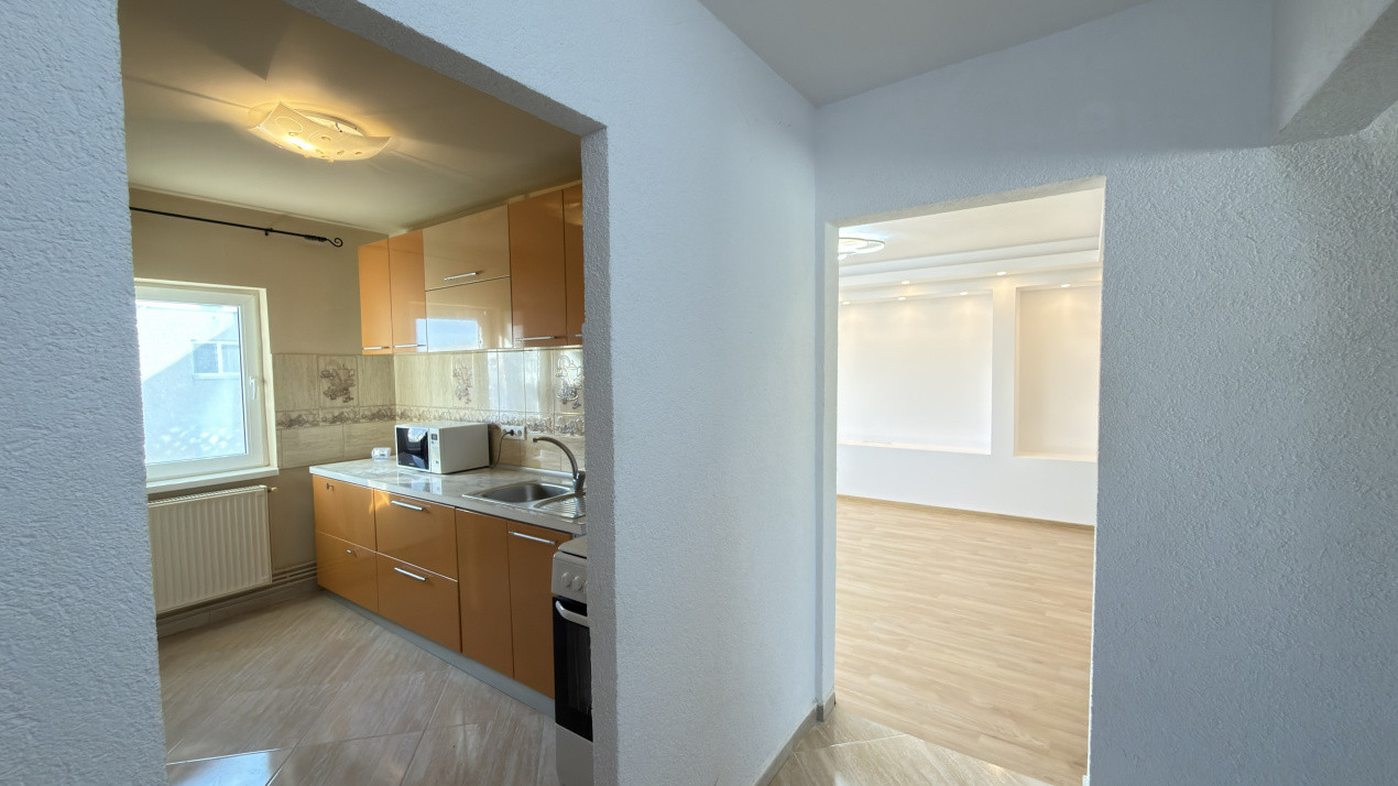 Apartament 3 camere decomandat Etaj IV, MV1 - Str.Titulescu 16 - Carei