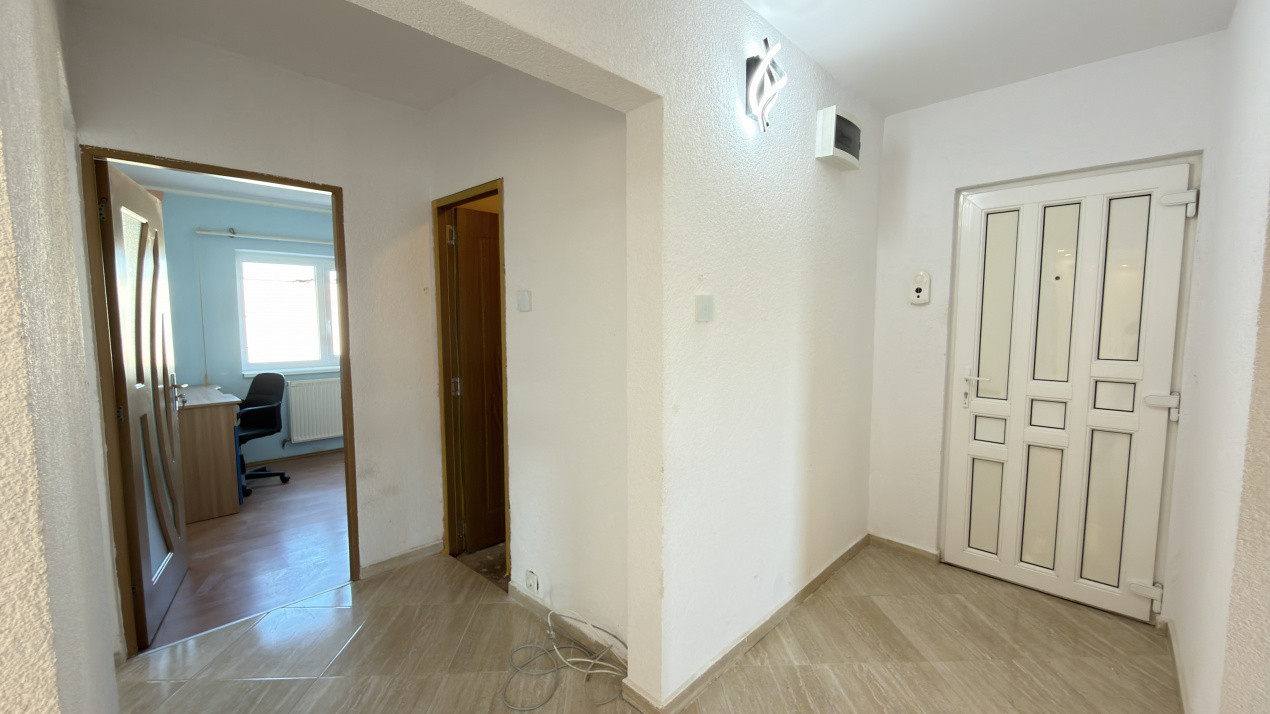 Apartament 3 camere decomandat Etaj IV, MV1 - Str.Titulescu 16 - Carei