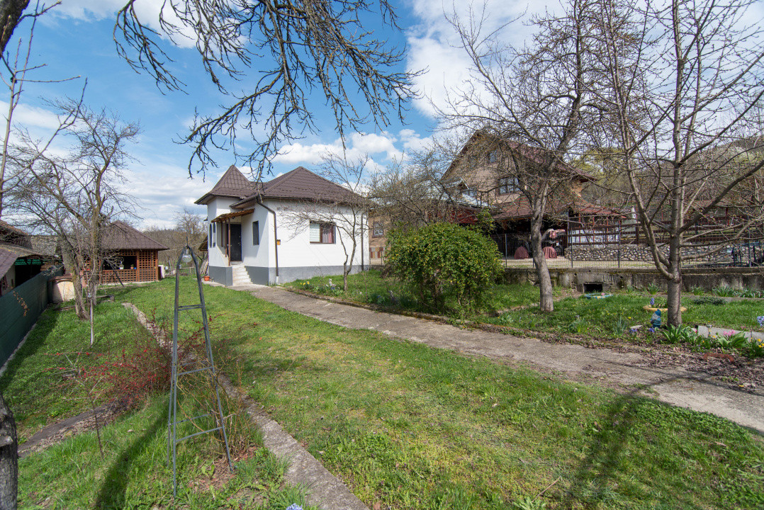  Casa gata de mutat+teren 1000 mp in zona de deal, jud. Arges