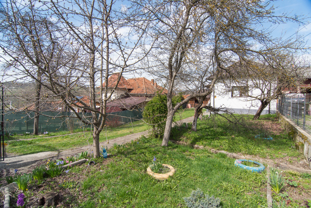  Casa gata de mutat+teren 1000 mp in zona de deal, jud. Arges