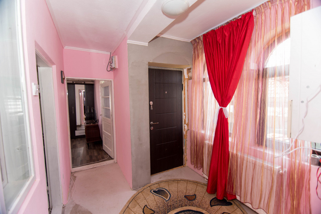 Casa cu 3 camere renovata 