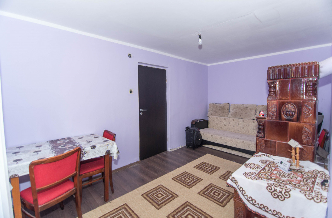 Casa cu 3 camere renovata 