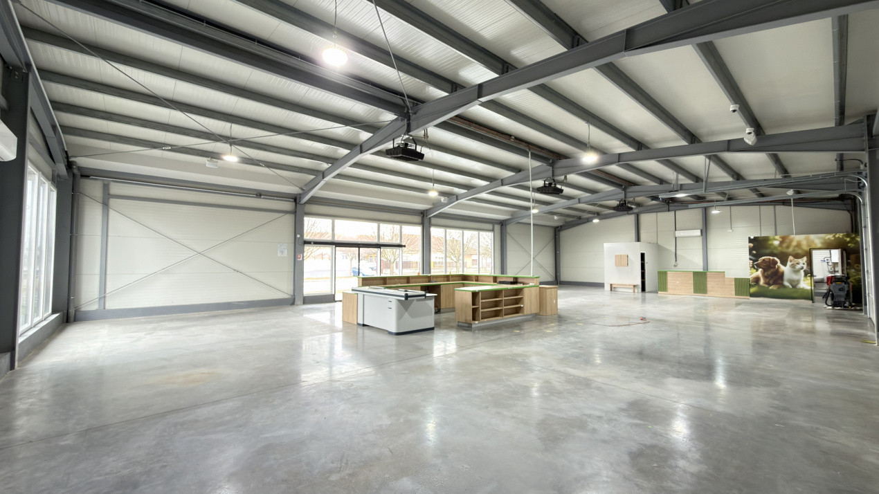 Spațiu Comercial Open Space 296 mp / B-dul 25 Octombrie / Carei