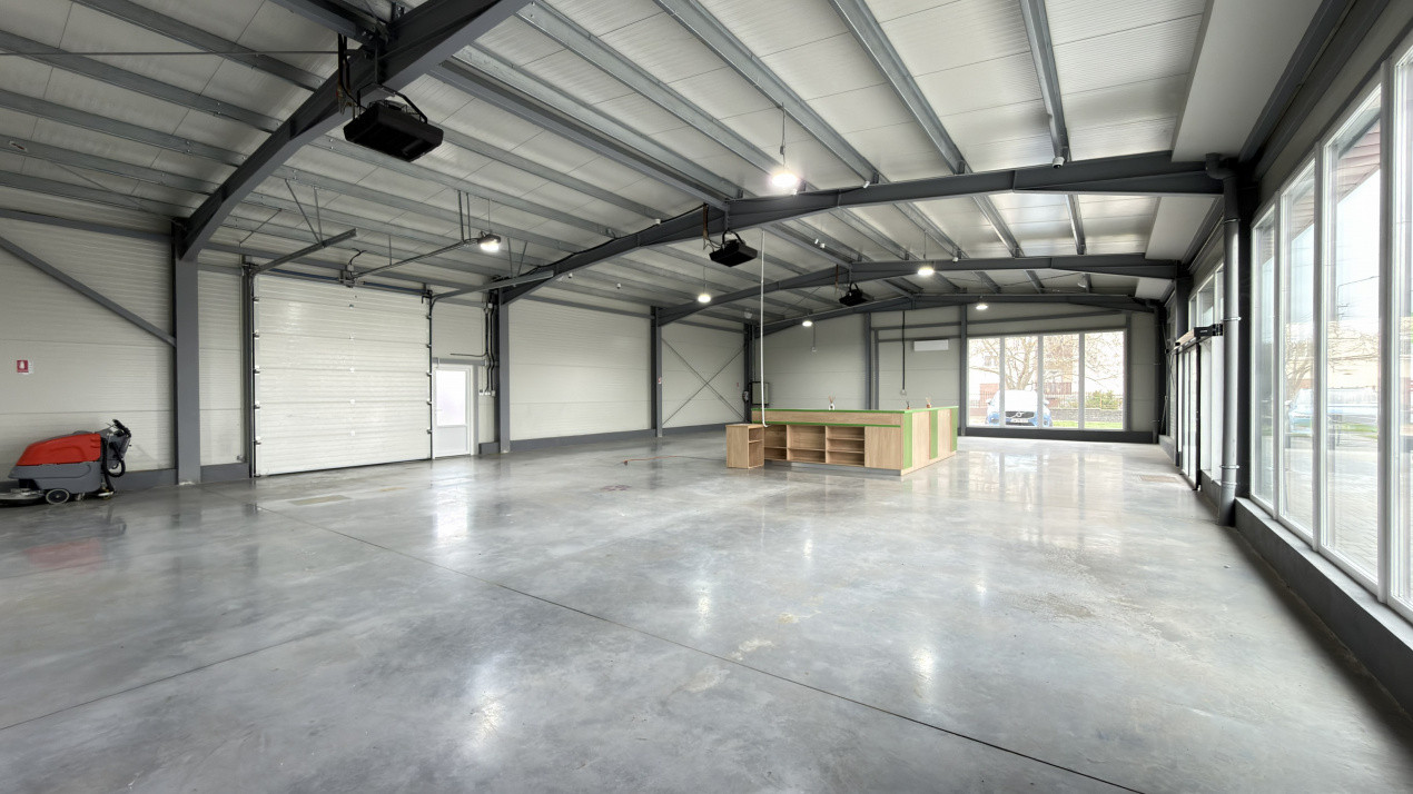 Spațiu Comercial Open Space 296 mp / B-dul 25 Octombrie / Carei
