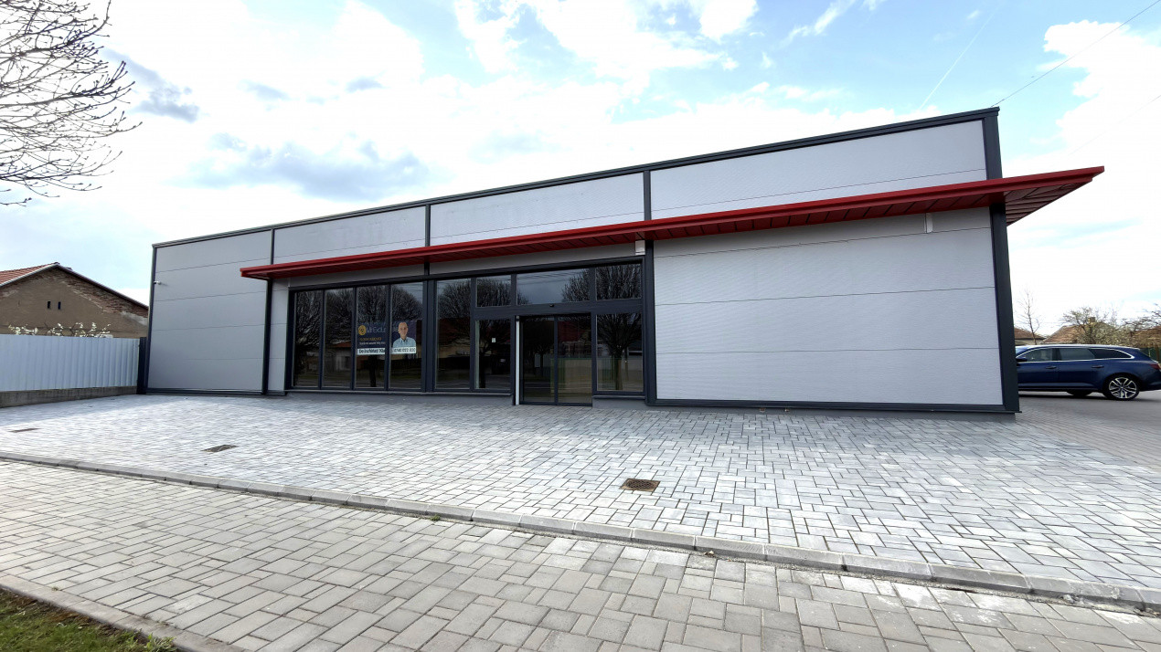 Spațiu Comercial Open Space 296 mp / B-dul 25 Octombrie / Carei