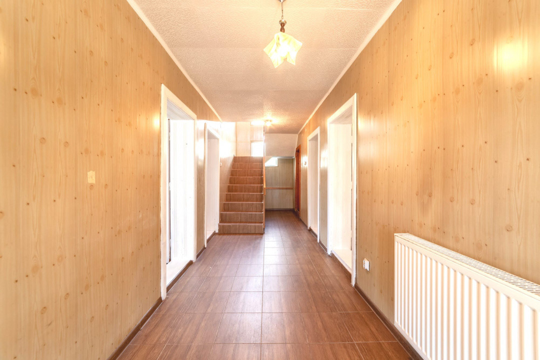 Casă spațioasă 30 min de Pitești Cosești Argeș