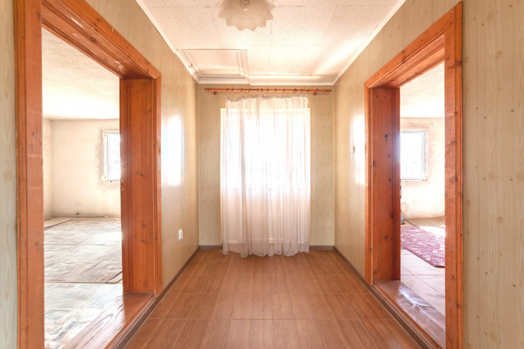 Casă spațioasă 30 min de Pitești Cosești Argeș