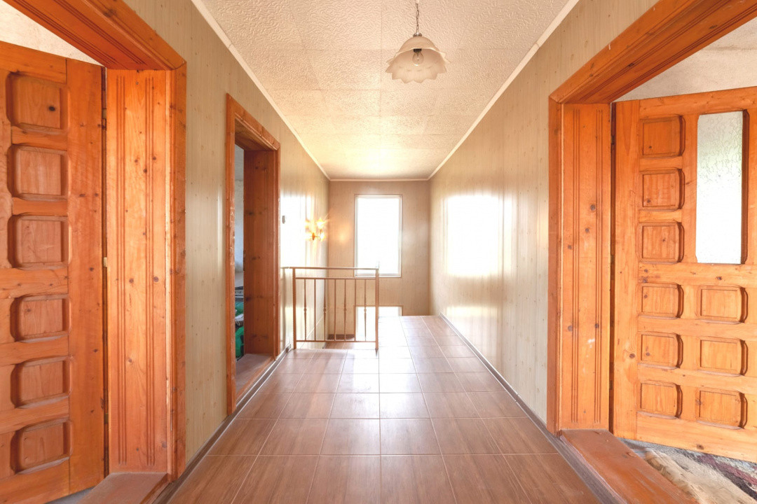 Casă P+1 langa padure cu teren 4.752 mp Cosesti Arges