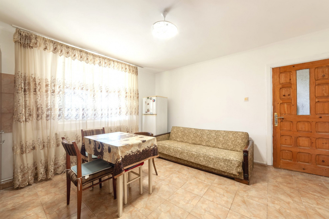 Casă P+1 langa padure cu teren 4.752 mp Cosesti Arges