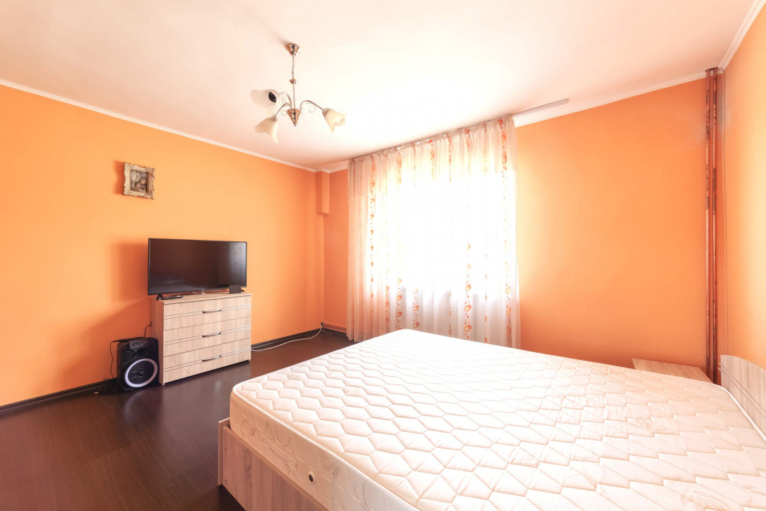 Casă P+1 langa padure cu teren 4.752 mp Cosesti Arges