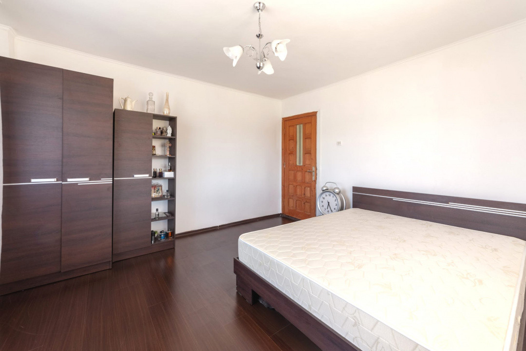 Casă P+1 langa padure cu teren 4.752 mp Cosesti Arges