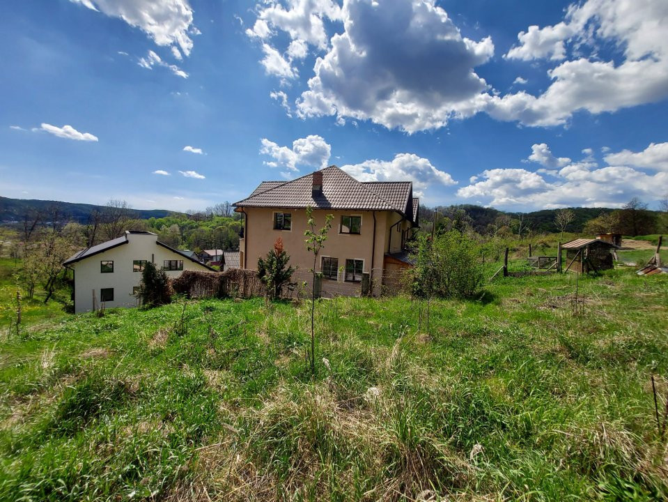 Casa imbratisata de padure + cabanuta de vara - Valea Ursului, Bascov 