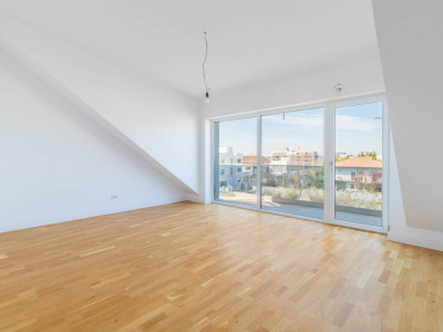 Apartament 4 camere duplex Sisesti - Vedere catre lac