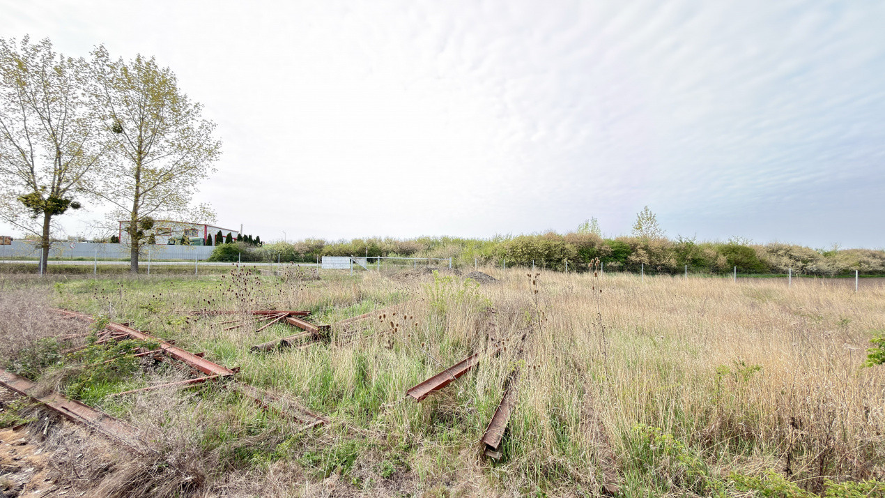 Teren Intravilan 1300 mp / Extravilan 3.700 mp/ DJ 196B Carei (DN 1F) – Foieni 