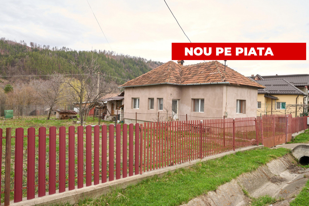 Casa in Leresti, la strada principala, cu rau in spate | teren 831 mp- Campulung