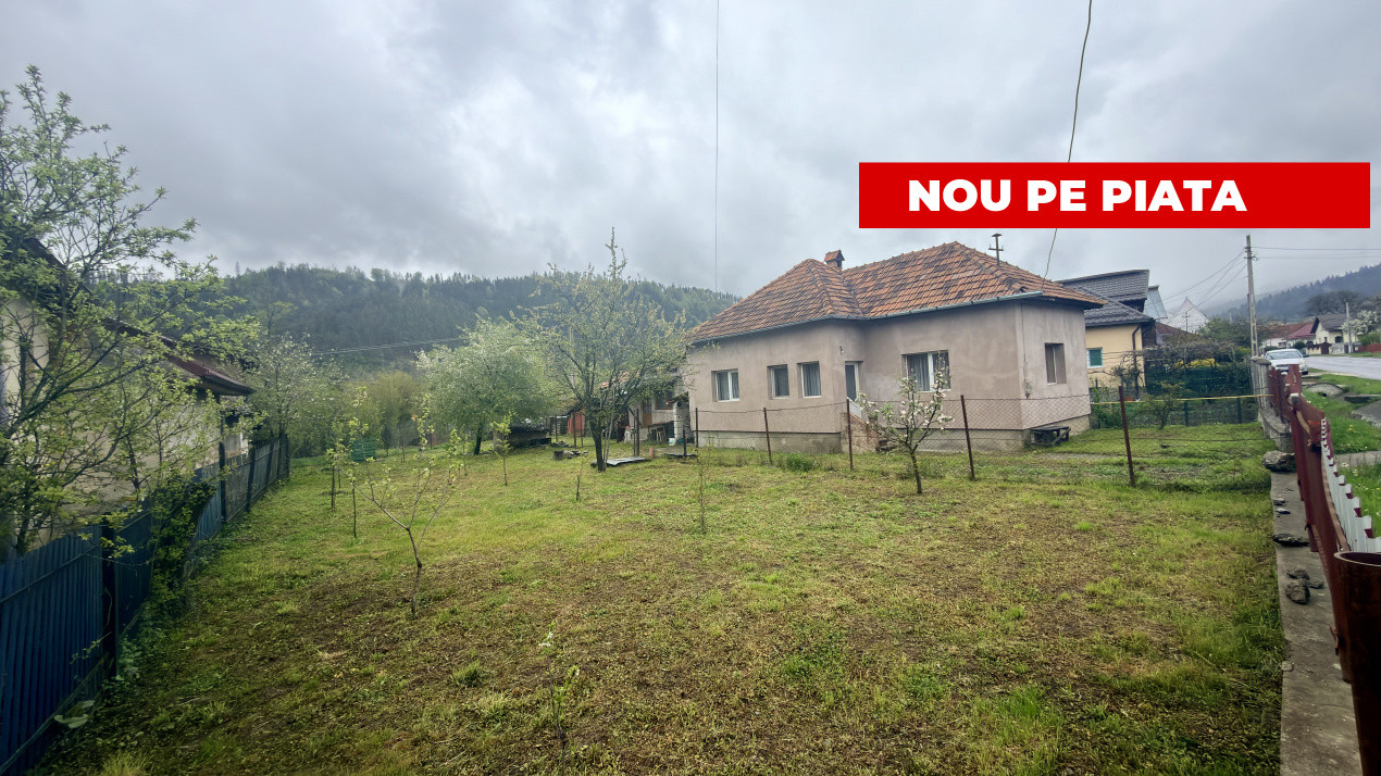 Casa in Leresti, la strada principala, cu rau in spate | teren 831 mp- Campulung